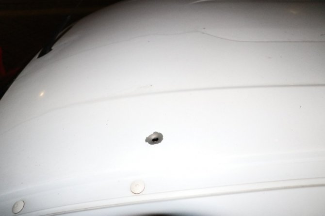 Adana’da park içerisinde kazalı ve kurşunlanmış araç bulundu