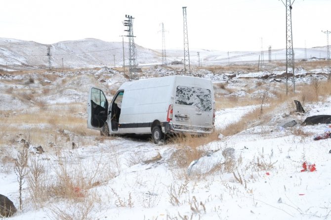 Ahlat’ta trafik kazası: 1 ölü, 2 yaralı