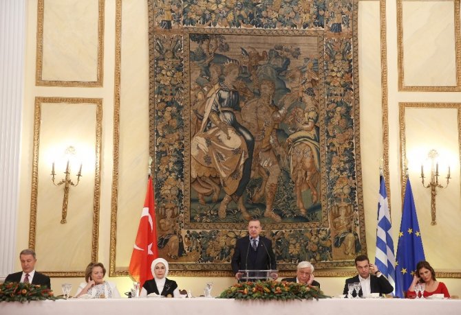 Cumhurbaşkanı Erdoğan, onuruna verilen yemeğe katıldı
