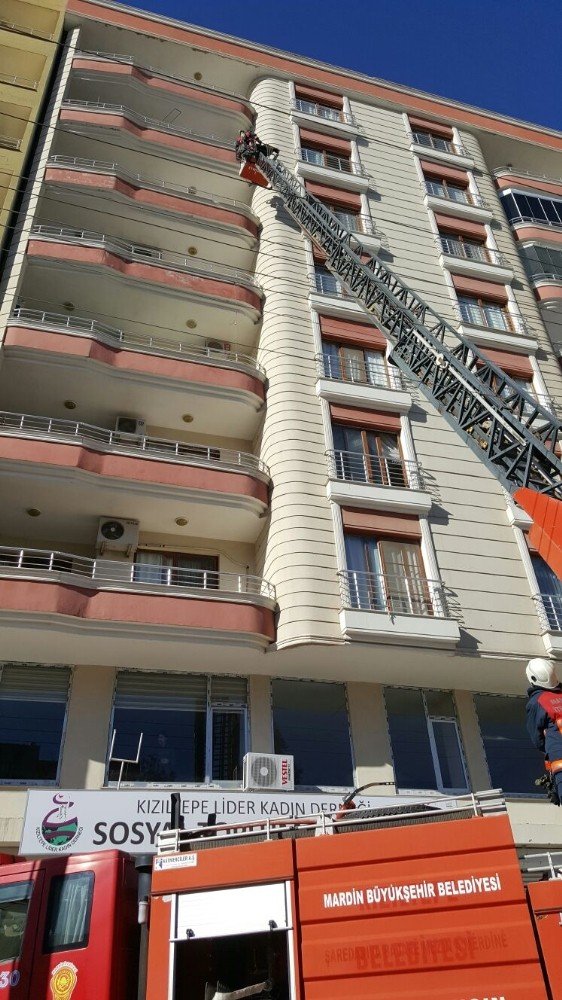 Kızıltepe’de evde tüp patladı: 3 yaralı