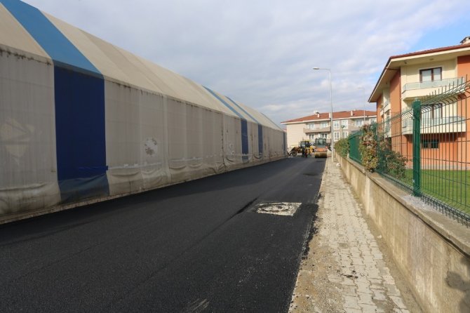 Serdivan’da 160 farklı noktada asfalt çalışması yapıldı