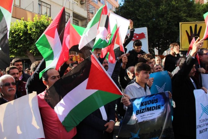 İsrail ve ABD İskenderun’da protesto edildi