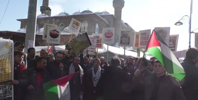 Ağrı’da Cuma Namazı çıkışı Kudüs protestosu