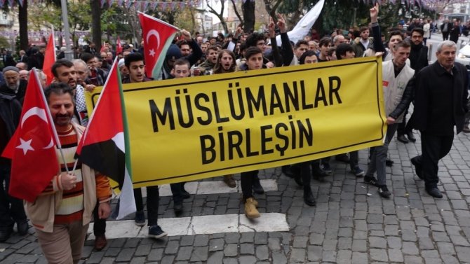Trabzon’da Cuma Namazı sonrasında “Kudüs” protestosu