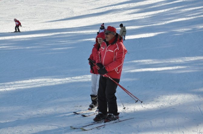 Sarıkamış’ta kayak sezonu açıldı