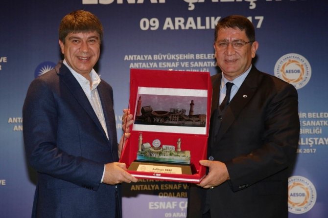 Türel: "Antalya, dünyanın en ileri şehirleriyle yarışıyor"