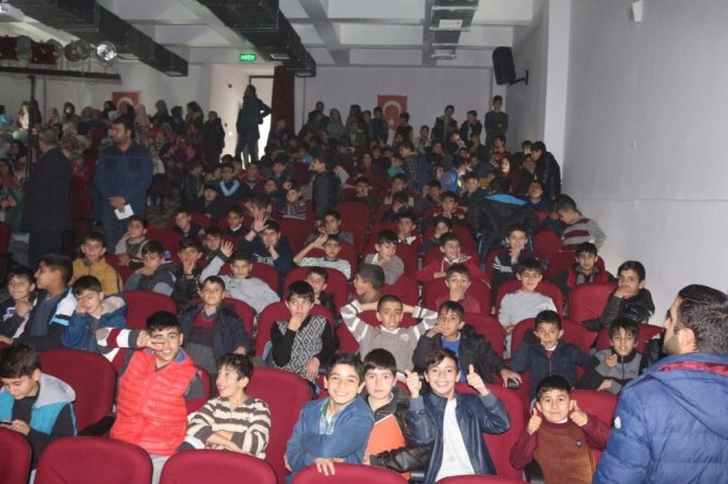 Hani Belediyesi 2 bin 542 öğrenciyi tiyatro ile tanıştırdı