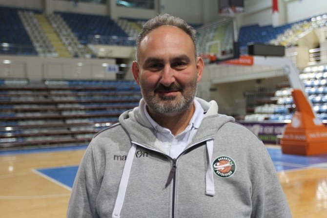 Büyükşehir Basket takımı Anadolu Efes’e konuk oluyor