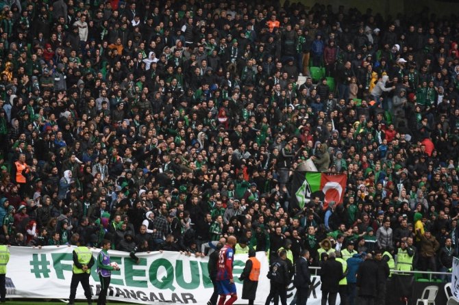 TFF 2. Lig Beyaz Grup: Sakaryaspor: 2 - Silivrispor: 2