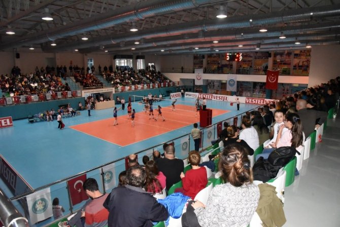 Türkiye Bayanlar Voleybol 1. Lig: Manisa BBSK: 2- THY: 3
