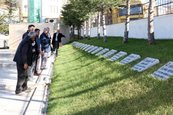 Sarıkaya Kızılelma Şehitlik Anıtı’na ziyaretçi akını