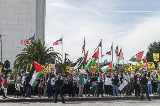 Los Angeles’da Kudüs kararı protesto edildi
