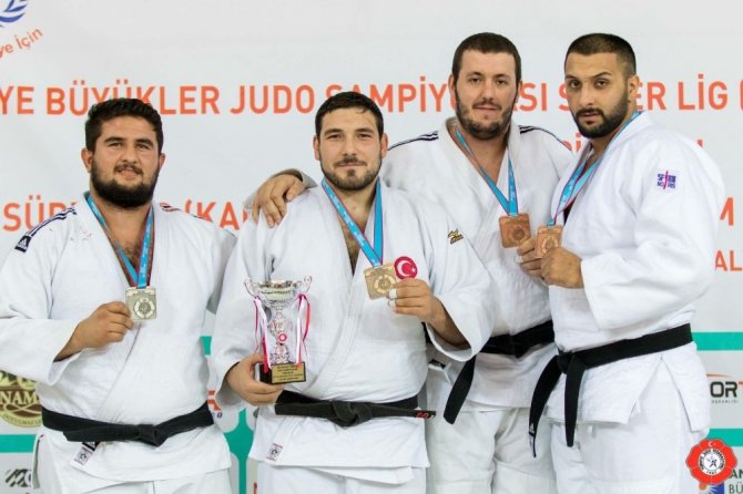 Salihli Belediyespor judocusu Türkiye ikincisi oldu