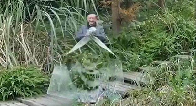 Çin’de görünmezlik pelerini videosu rekor kırdı