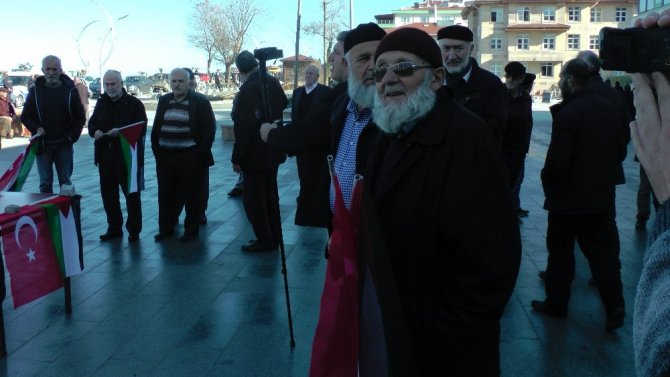 Akçakoca’da STK temsilcileri, ABD’nin Kudüs kararını protesto ettiler
