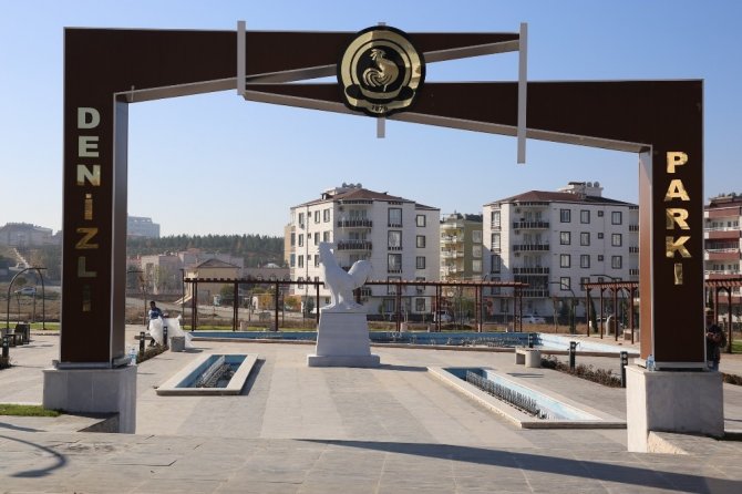 Denizli’den Batman’a mermer horoz heykeli