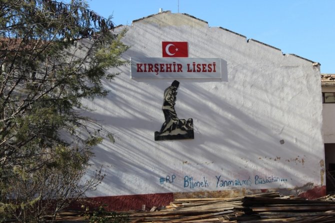 Kırşehir’in ilk lisesi yıkılıyor
