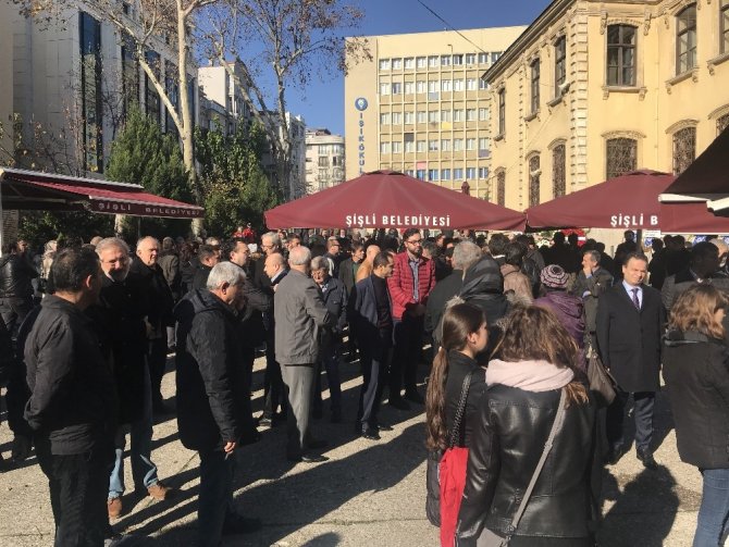 Yönetmen Mustafa Kemal Uzun için Teşvikiye Camii’nde tören düzenleniyor