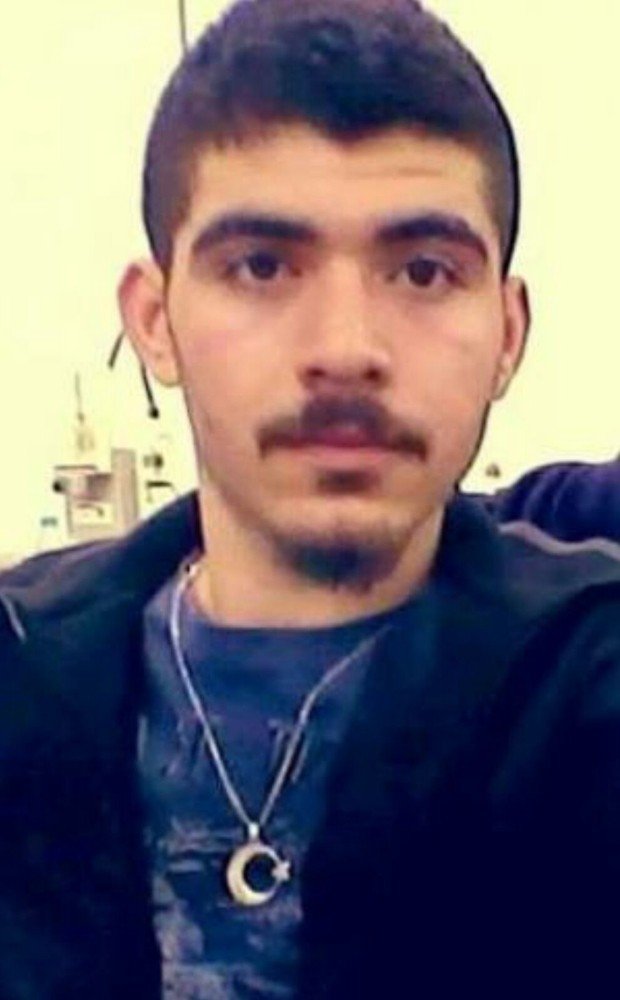 Ay yıldızlı kolye ile gözünü çıkardılar