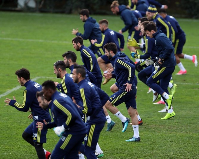 Fenerbahçe, Adana Demirspor maçının hazırlıklarını tamamladı