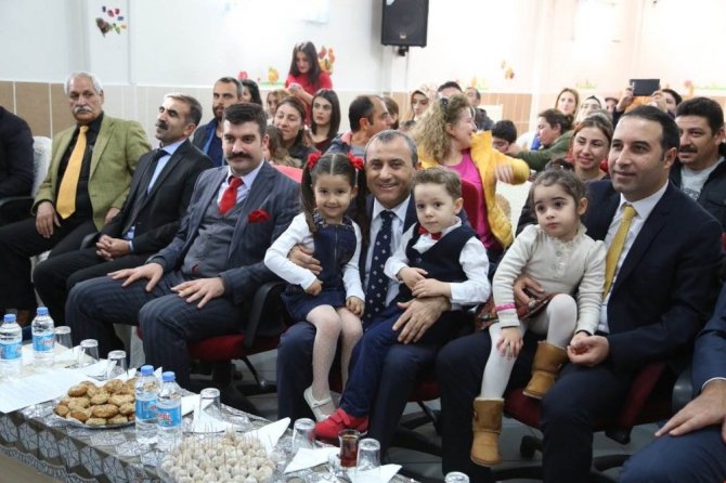 Tunceli’de çocuklar, İnsan Hakları ve Demokrasi Haftasını kutladı