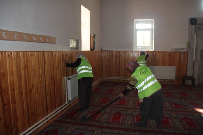İncesu’da cami temizliği çalışmaları devam ediyor