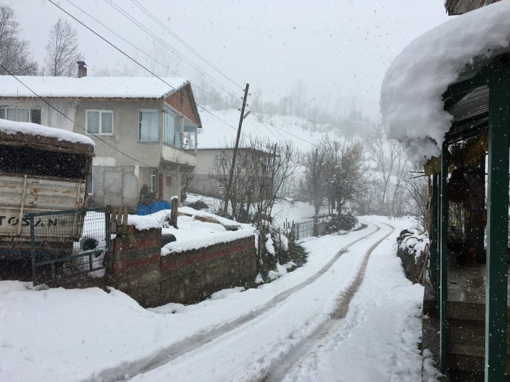 Bartın’da kar yağışı yüksek kesimlerde etkili oldu