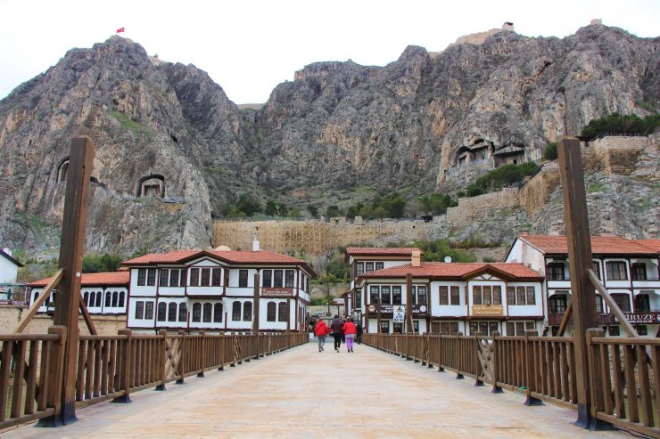 Amasya’da 2400 yıllık surlar restore ediliyor