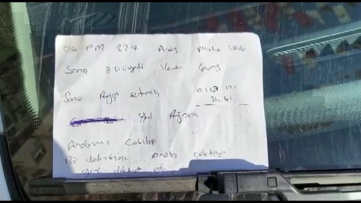 Sultanbeyli’de acil girişine park eden sürücü, ambulansa zor anlar yaşattı