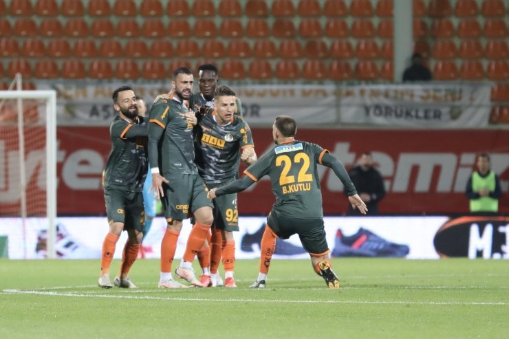 Süper Lig: Aytemiz Alanyaspor: 3 - Denizlispor: 2 (Maç sonucu)