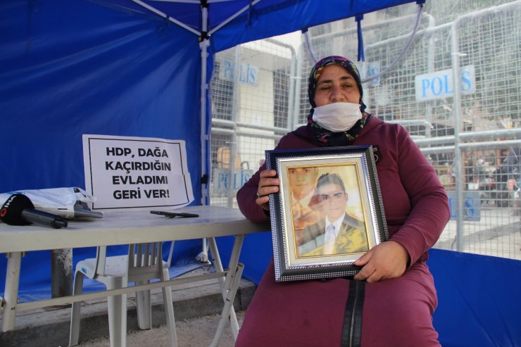 Evlat nöbetine katılan anne: "Benim evladımı HDP kaçırmıştır"