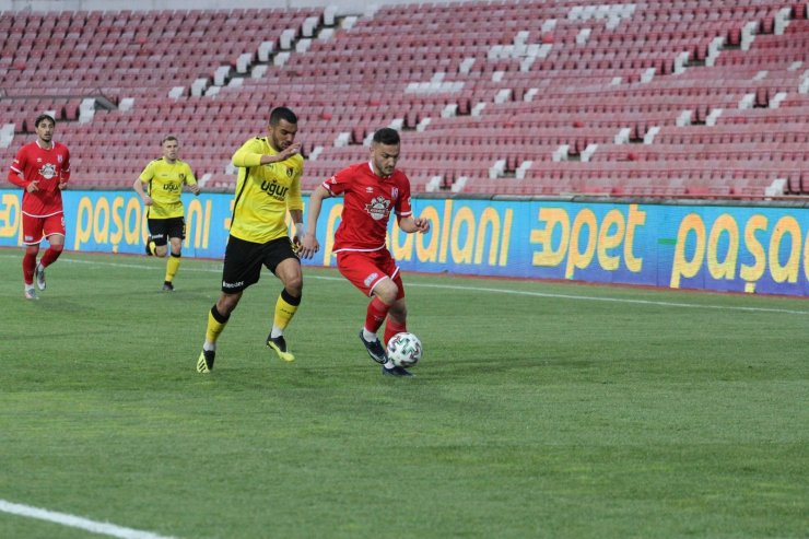 TFF 1. Lig: Balıkesirspor: 1 - İstanbulspor: 2