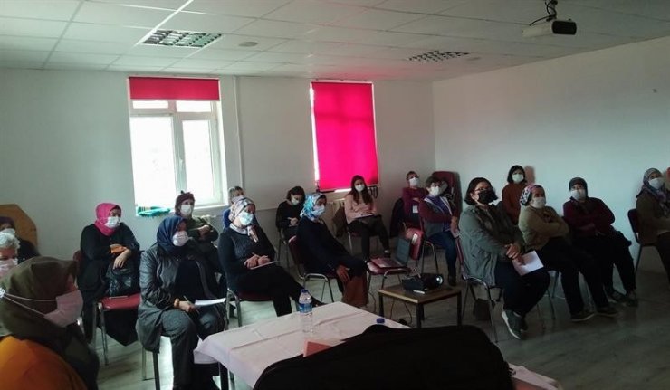 Isparta’da kadınlara kooperatifçilik eğitimi veriliyor