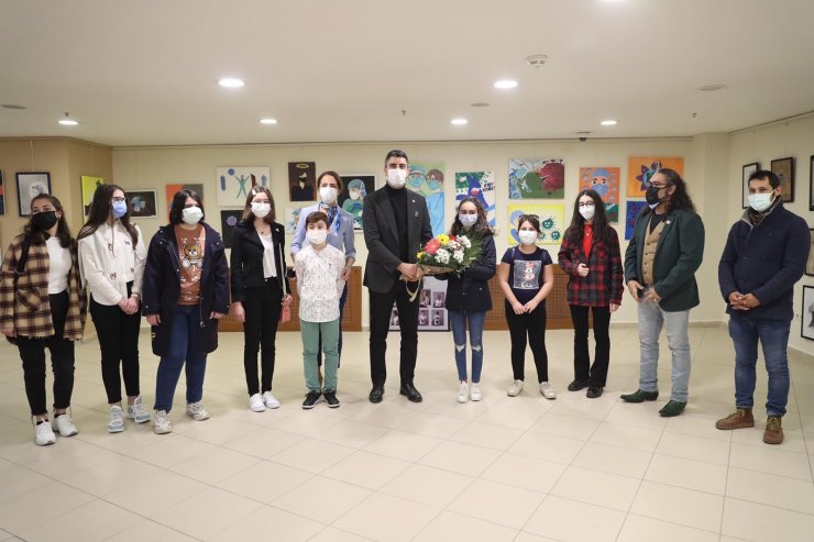 Başkan Gökhan Yüksel, ‘Sanat Akademisi Resim Öğrencileri Sergisi’nin açılışına katıldı