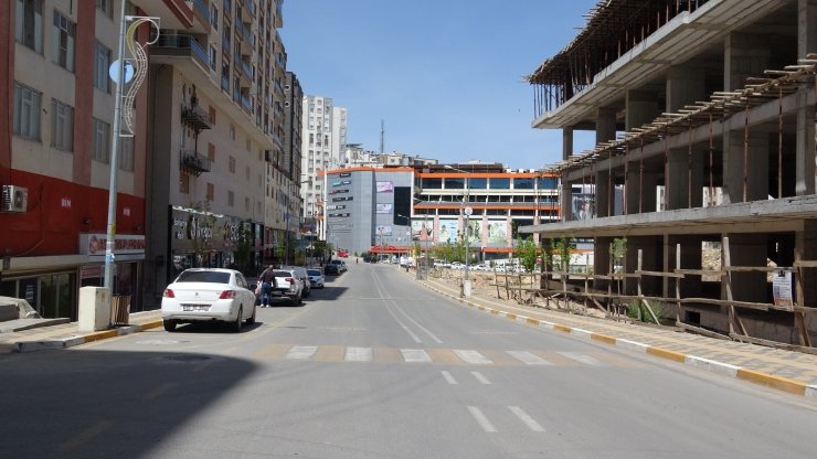 Mardin’de cadde ve sokaklar sessizliğe büründü