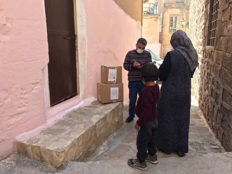 Mardin’de ihtiyaç sahiplerine gıda kolisi dağıtımına başlandı