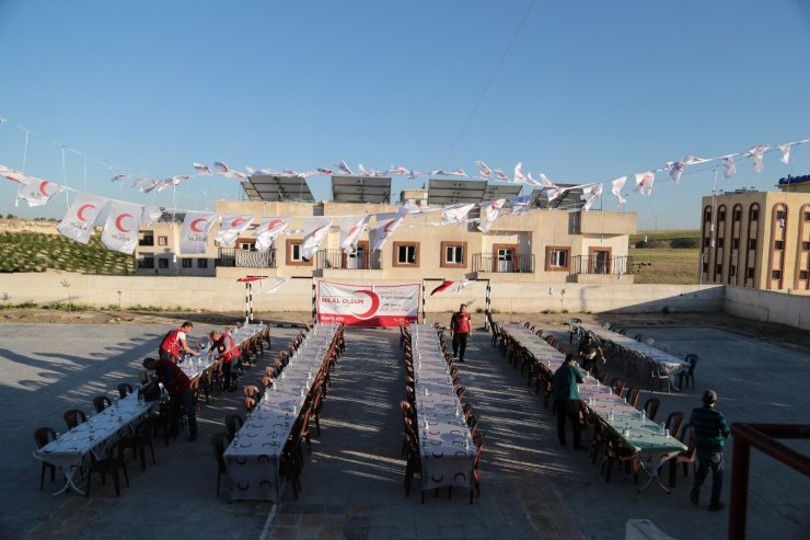 Cerablus’ta Türk Kızılayı’ndan yetimler için iftar programı