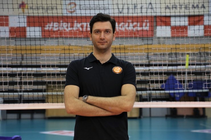 Eczacıbaşı VitrA’nın yeni hocası Ferhat Akbaş