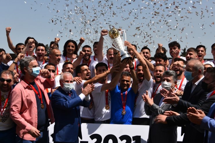 Somaspor’da şampiyonluk kupası coşkusu