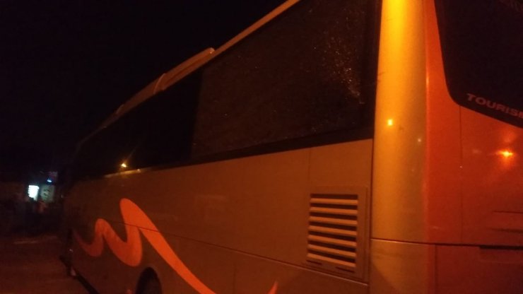 Samsunspor otobüsüne Adana’da taşlı saldırı