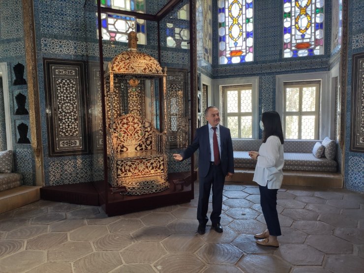 "Arife Tahtı" Topkapı Sarayı Revan Köşkü’nde sergilenmeye başlandı