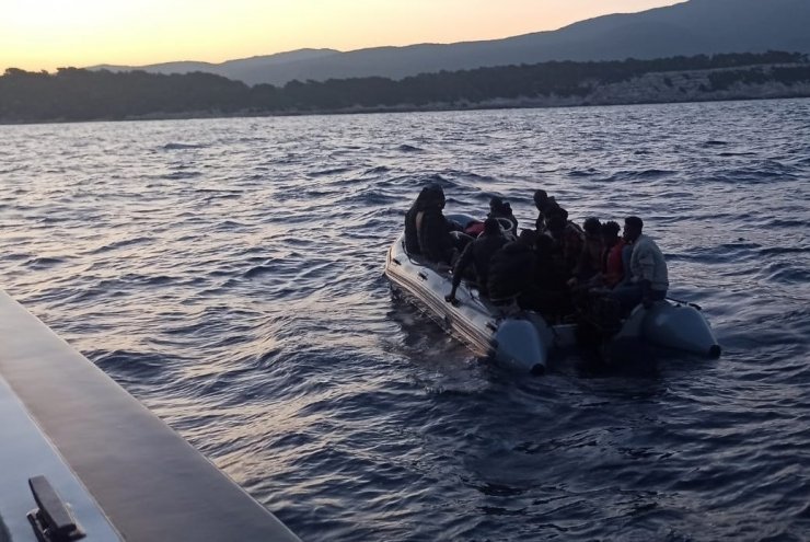 İzmir’de 71 düzensiz göçmen kurtarıldı