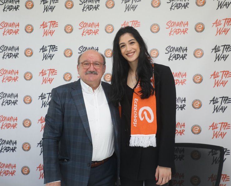 Eczacıbaşı VitrA, Yasemin Güveli ile sözleşme yenileyecek