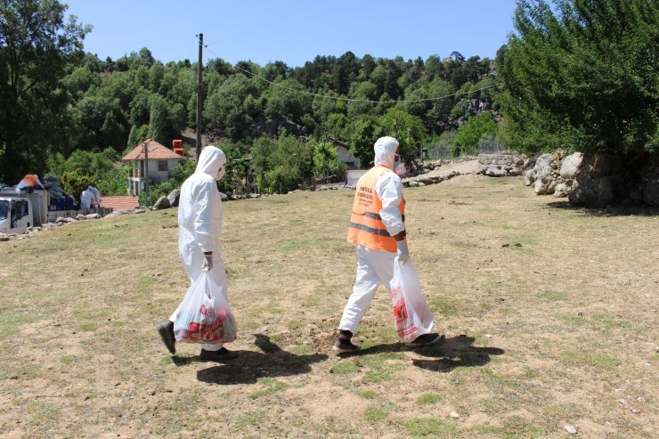 Manavgat’ta karantina bölgesine yardımlar sürüyor