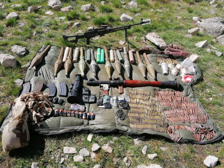 Van’da PKK’ya ait çok sayıda silah ve mühimmat ele geçirildi