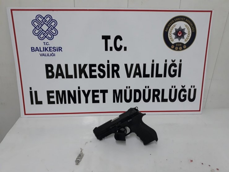 Balıkesir’de polis aranan 9 zanlıyı yakaladı