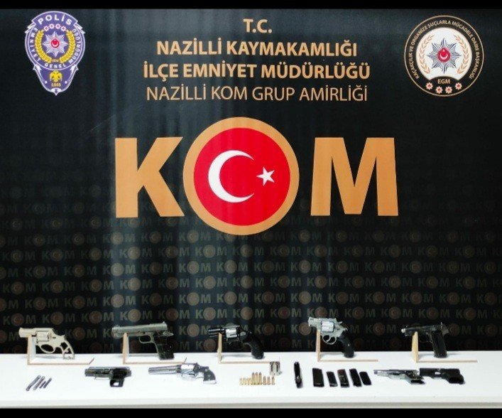 Nazilli’deki ev cephanelik çıktı