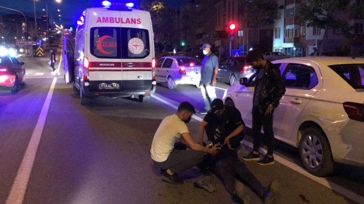 Bilecik’te motosiklet ile otomobilin çarpıştı, 1 kişi yaralandı