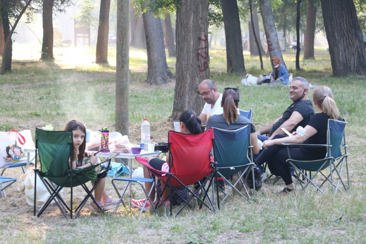 Edirne’de vatandaşlar piknik alanlarına akın etti