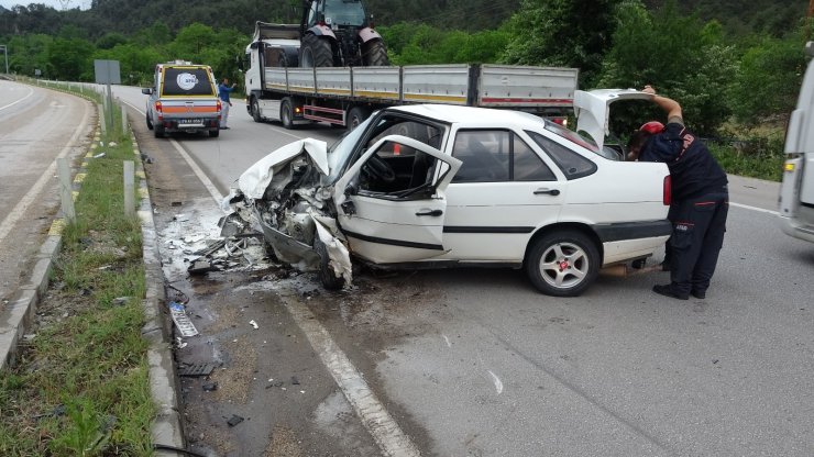 Karabük’te iki otomobil çarpıştı: 7 yaralı